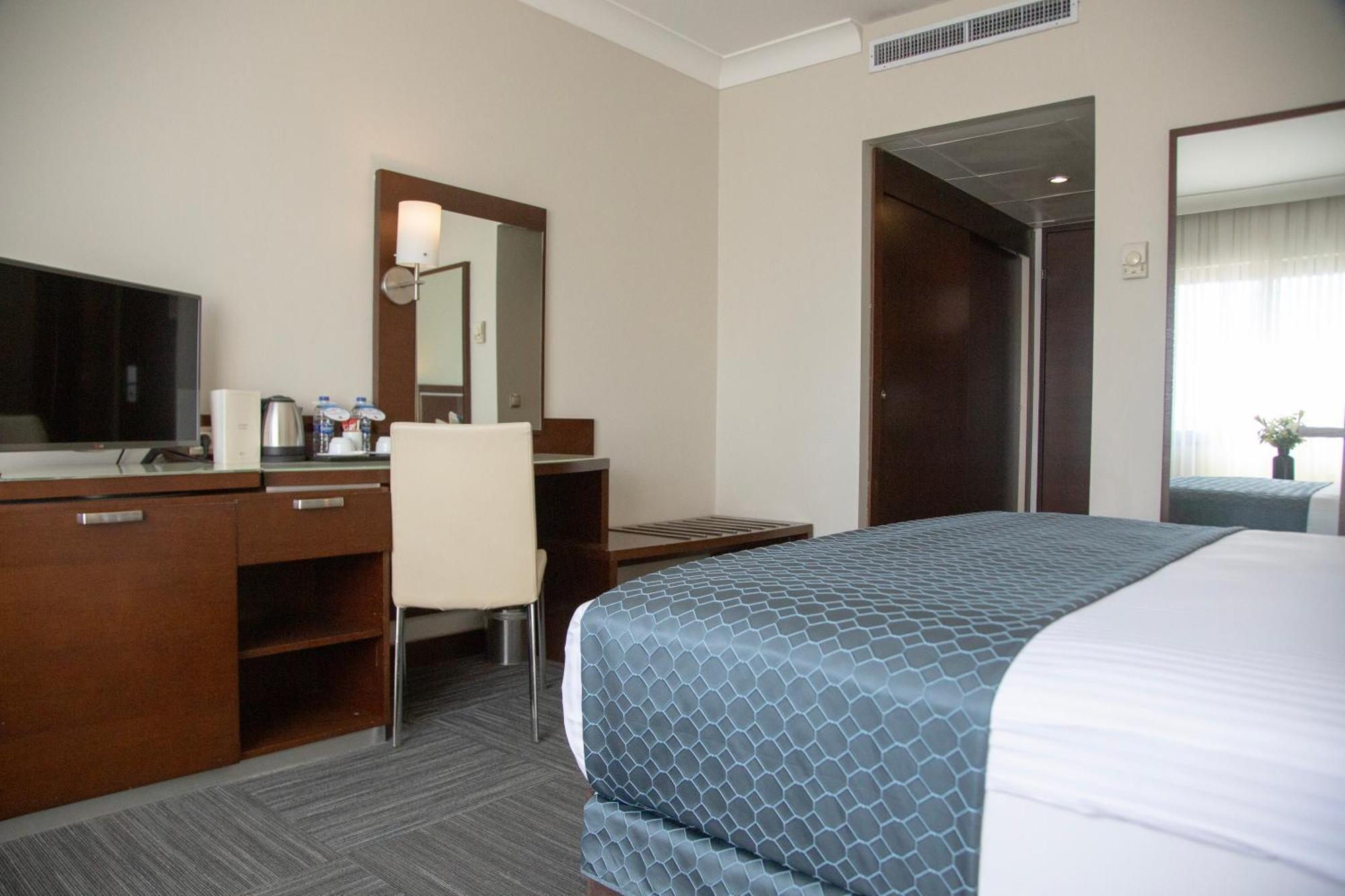 Kaya Prestige Oteli Izmir Exteriör bild